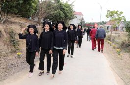 Chợ tình Tân Sơn - nơi mùa xuân neo lại