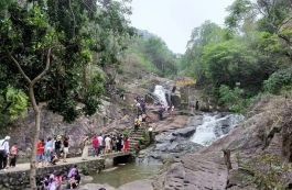 Suối Mỡ điểm hẹn xanh mát của mùa hè Bắc Giang