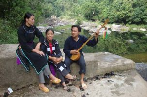 KHAI THÁC “YẾU TỐ VĂN HOÁ ” TRONG CÁC TOUR DU LỊCH TẠI BẮC GIANG