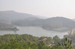 Một thoáng yên bình hồ Khuôn Thần-Lục Ngạn