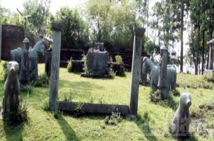 Lăng Nội Dinh - Bảo tàng đá ngoài trời