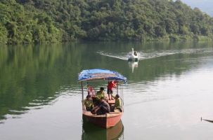 Khám phá vẻ đẹp hoang sơ của hồ Khe Chão