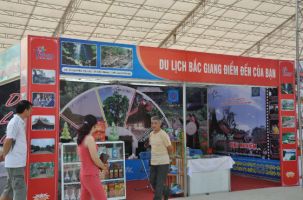 Triển khai kế hoạch tổ chức hội chợ triển lãm Công thương khu vực Đông Bắc- Bắc Giang năm 2015
