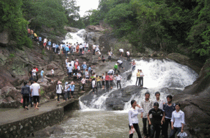 Liên kết để phát triển du lịch văn hóa tâm linh sinh thái khu vực Đông - Tây Yên Tử