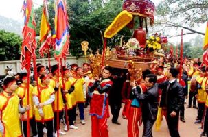 Danh lam cổ tự bên núi Y Sơn