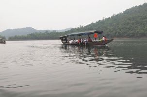 Lên Cấm Sơn theo câu hát