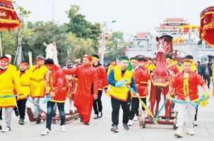Cho hội xuân thêm vui