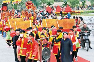 Trảy hội dịp giêng, hai