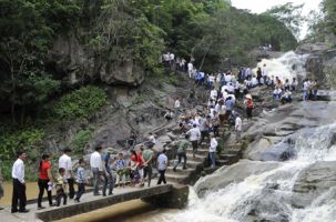 Khai thác tiềm năng du lịch sông Lục, núi Huyền