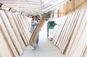 Bánh đa nem Thổ Hà - Sản vật níu chân du khách