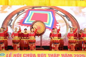 Khai hội di tích quốc gia đặc biệt chùa Bút Tháp