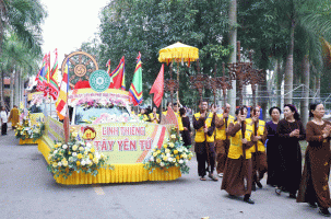 Lễ rước bài vị Tam tổ Trúc lâm từ chùa Vĩnh Nghiêm lên Tây Yên Tử