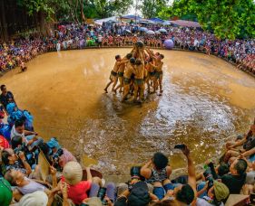 Vật cầu bùn làng Vân - Trần Văn Tuấn