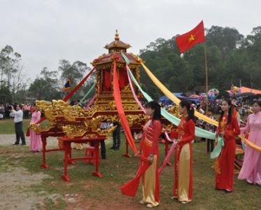 Đặc sắc lễ hội đền Dành