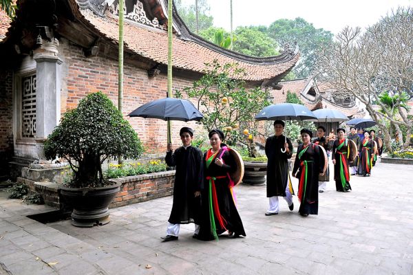 Quan họ ngày xuân (chùa Vĩnh Nghiêm) - Hoàng Thương