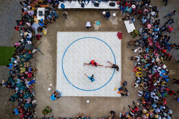 Khoảnh khắc quyết định - Trần Văn tuấn