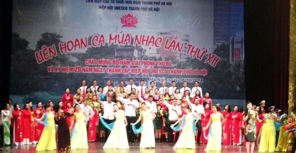 Liên hoan ca múa nhạc chào mừng 60 năm Giải phóng Thủ đô 