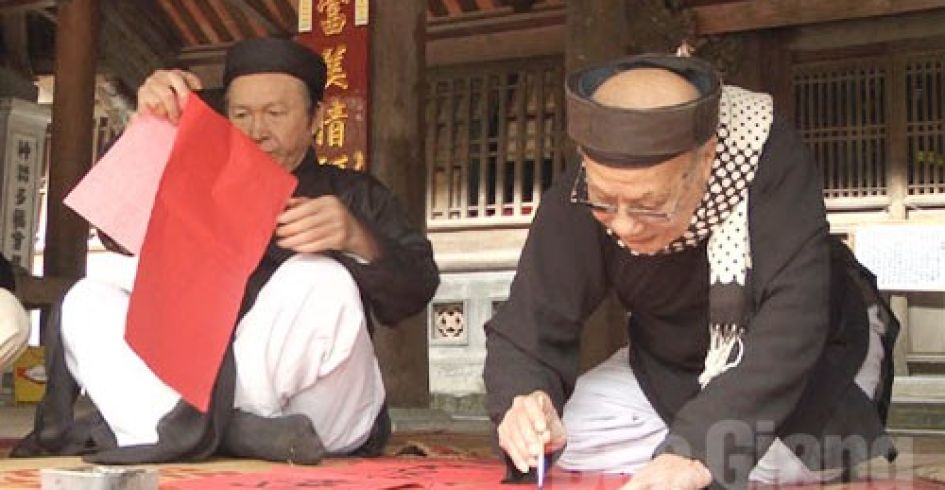 Ngày xuân về Vân Hà chơi thư pháp