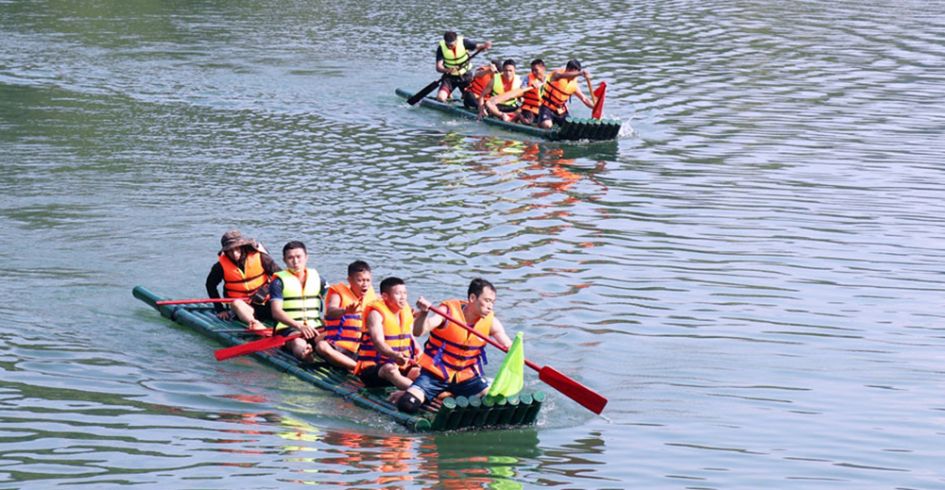 Nét đẹp hội đua thuyền mảng ở Dương Hưu