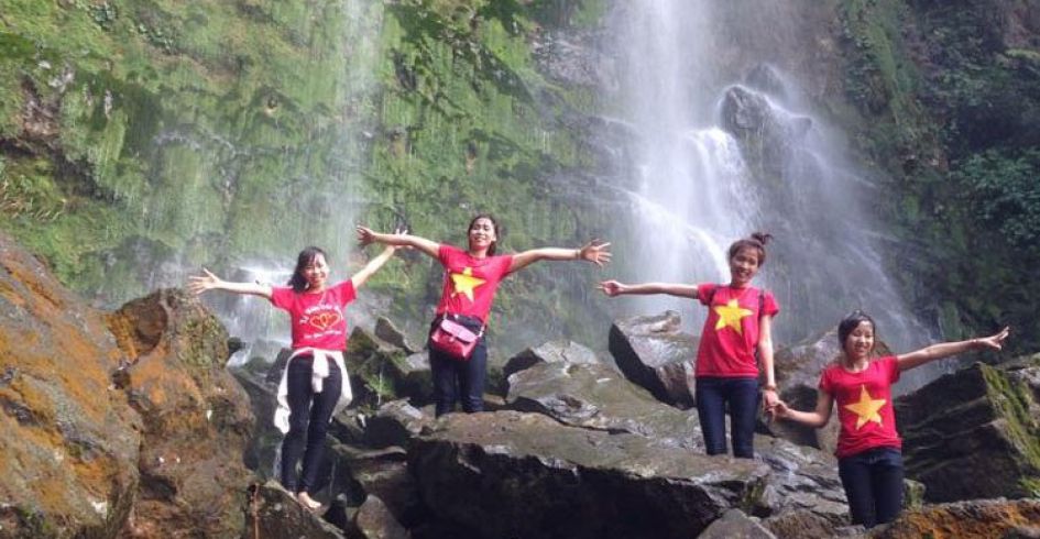 Thắng cảnh độc đáo suối nước Vàng 