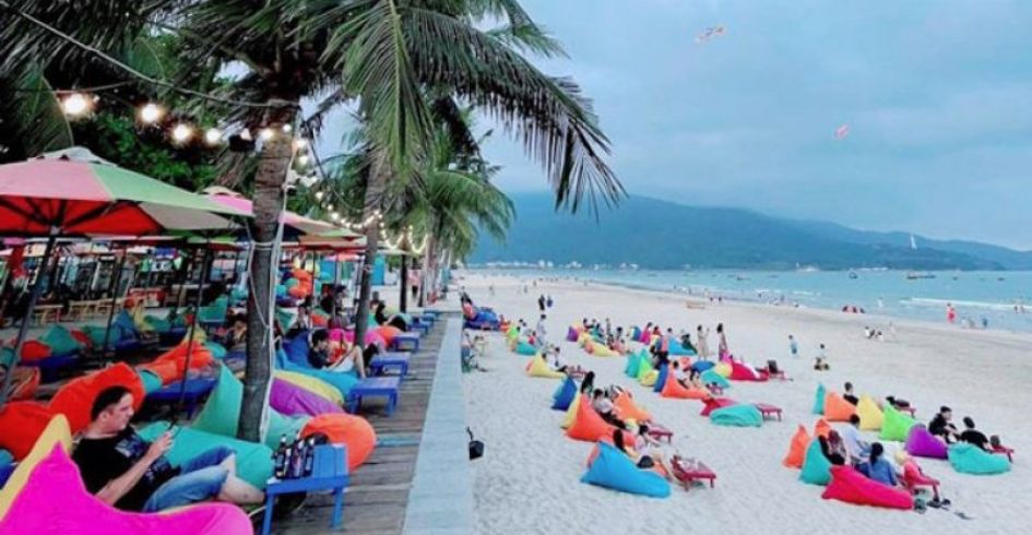 Sôi động du lịch biển mùa cao điểm