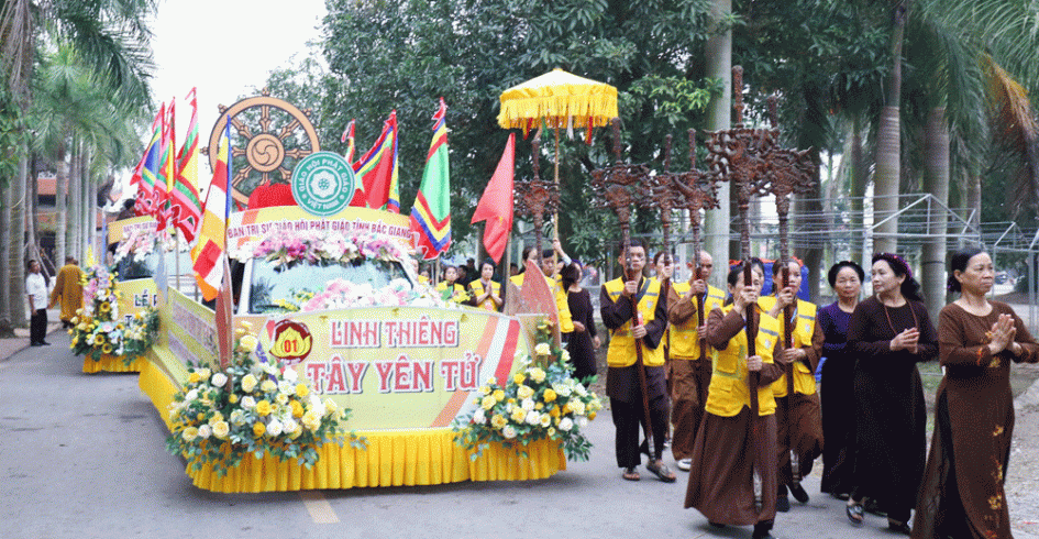 Lễ rước bài vị Tam tổ Trúc lâm từ chùa Vĩnh Nghiêm lên Tây Yên Tử