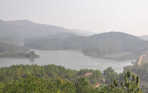 Một thoáng yên bình hồ Khuôn Thần-Lục Ngạn