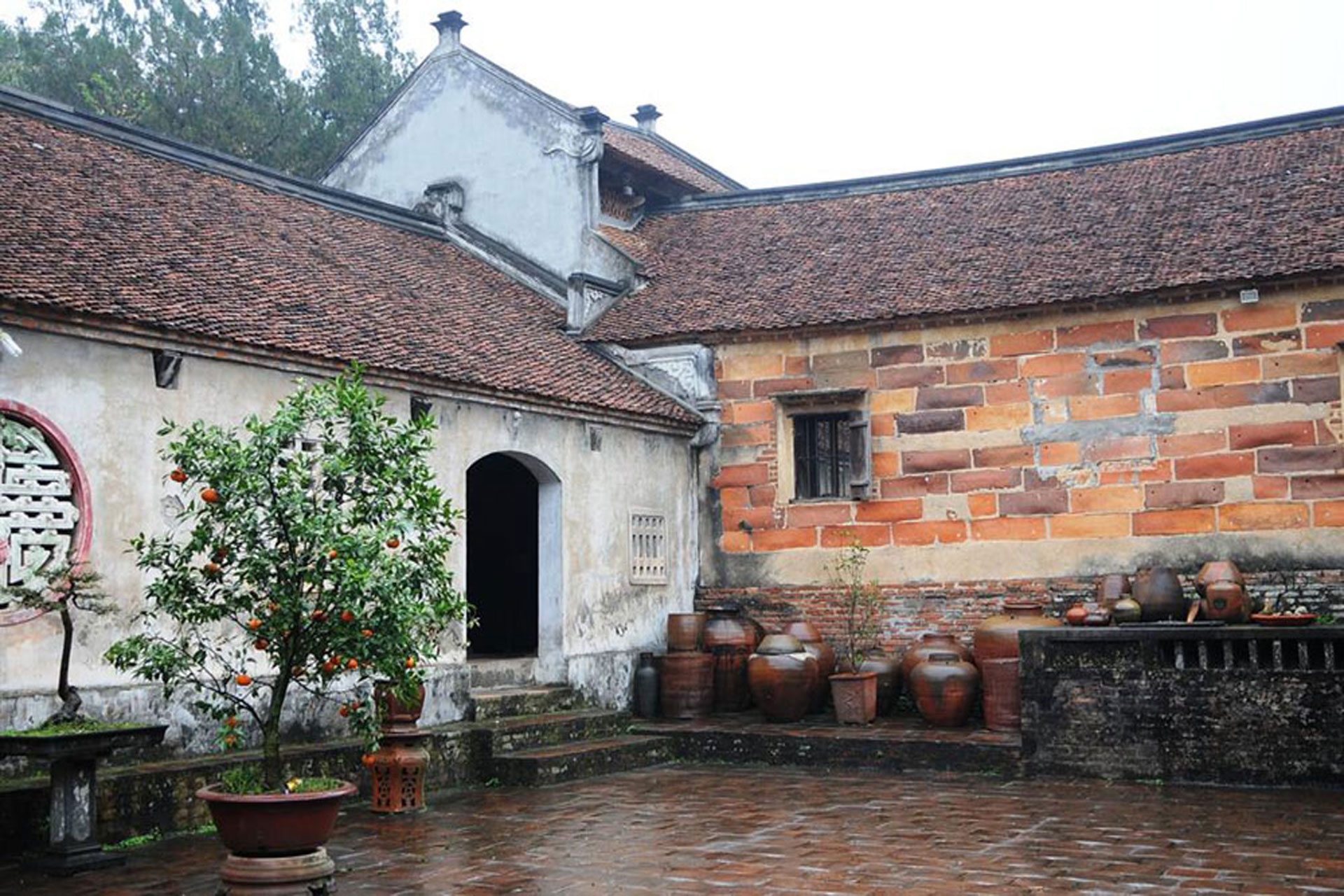 Chùa Bổ Đà - di tích lịch sử -văn hóa tiêu biểu, một trong những trung tâm Phật giáo lớn của phái Trúc Lâm Tam Tổ