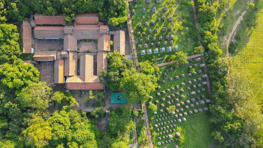 Chiêm ngưỡng ngôi chùa cổ vùng Kinh Bắc có vườn tháp lớn nhất Việt Nam