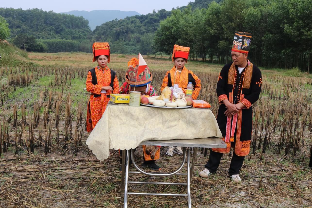 MÙA XUÂN TÌM HIỂU LỄ HỘI CẦU MÙA  CỦA NGƯỜI DAO Ở SƠN ĐỘNG