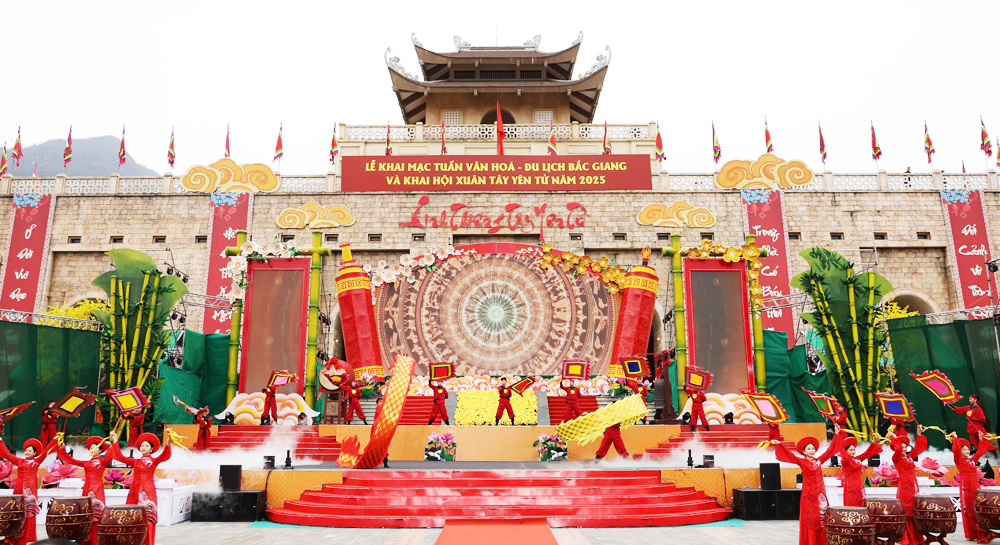 Tây Yên Tử, giữa hai bờ hư thực