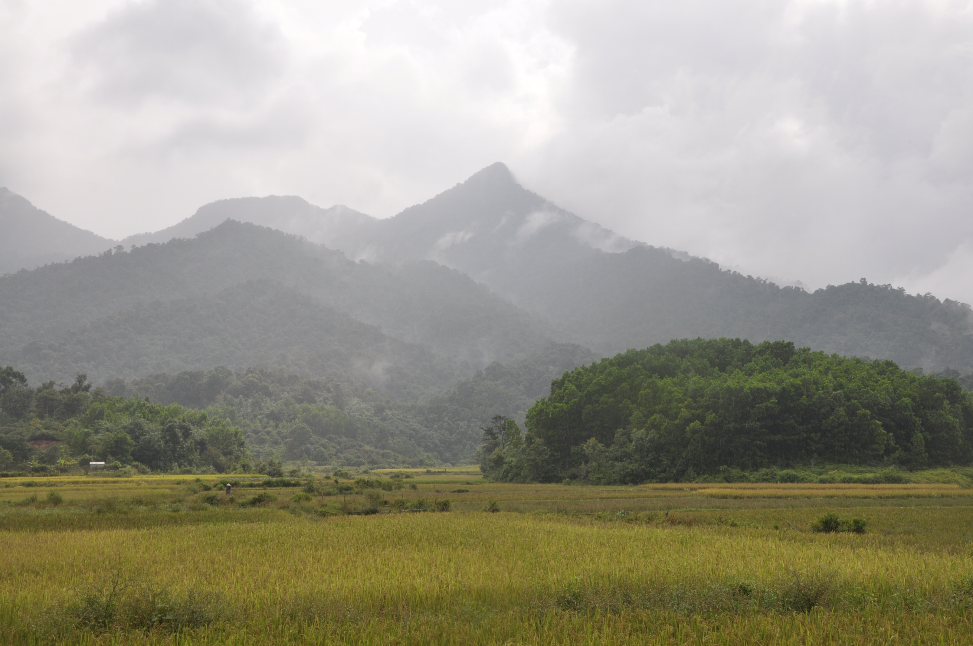 Thăm Bản gái đẹp dưới chân Yên Tử
