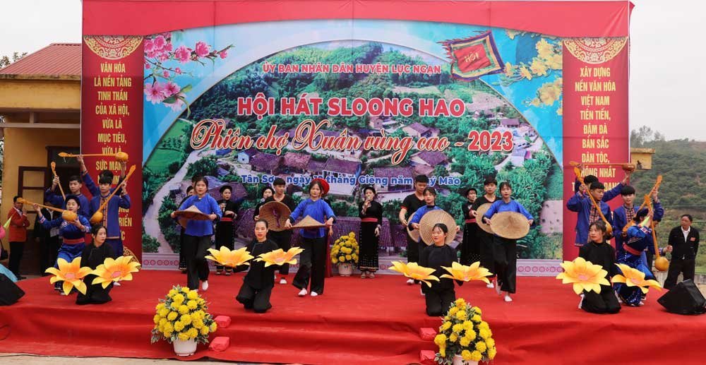 Khai mạc hội hát Song hao huyện Lục Ngạn