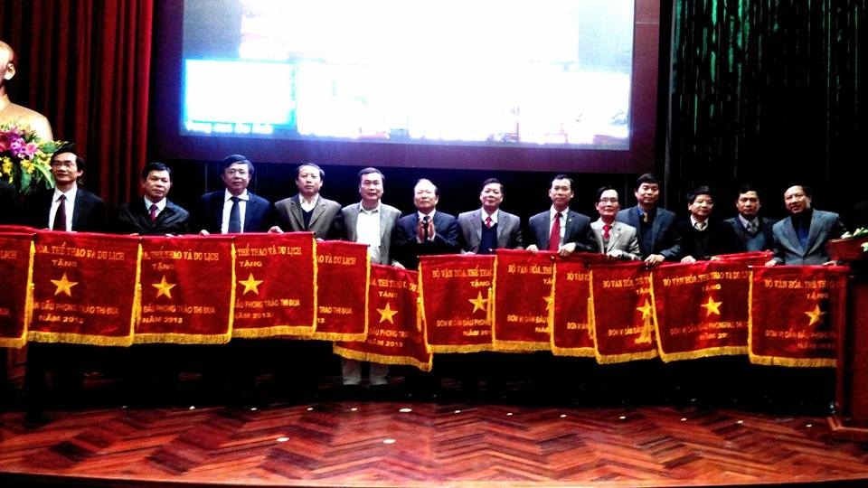 Sở VHTTDL tỉnh Bắc Giang nhận cờ thi đua của Bộ VHTTDL