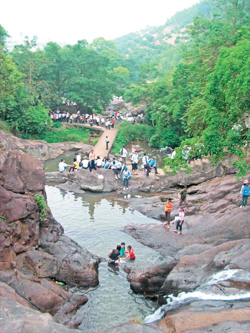 Du lịch, nghỉ lễ 30-4, 1-5, Giỗ tổ H&ugrave;ng Vương, đắt tour, k&iacute;ch cầu, nội tỉnh