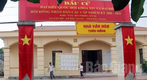 Rực sắc, cờ hồng, bầu cử, cử tri, Đại biểu, Quốc hội, Đại biểu HĐND, Chủ tịch UBND tỉnh