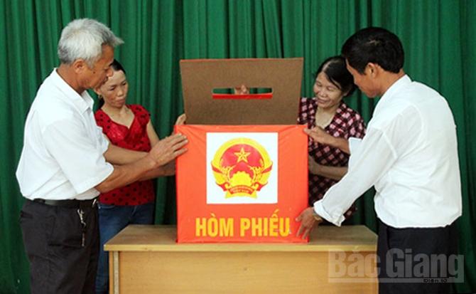 Rực sắc, cờ hồng, bầu cử, cử tri, Đại biểu, Quốc hội, Đại biểu HĐND, Chủ tịch UBND tỉnh