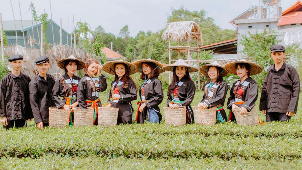 Du khách trải nghiệm tại bản Ven, xã Xuân Lương (Yên Thế). Ảnh: CTV. Du khách trải nghiệm tại bản Ven, xã Xuân Lương (Yên Thế). Ảnh: CTV.