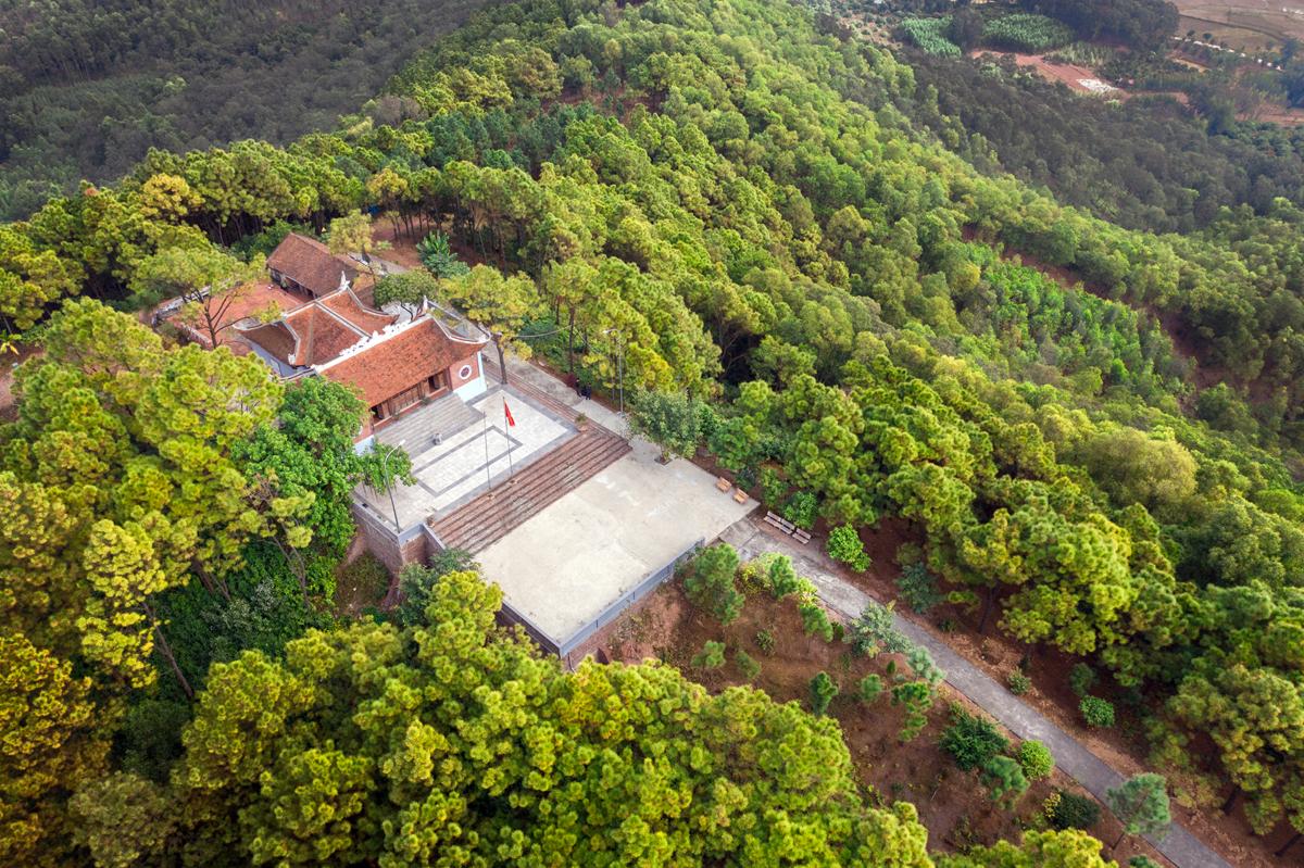 Khu di tích núi Dành, hội tụ, sắc màu văn hóa, sản vật tiến Vua, nem nướng Liên Chung, sông Thương, điểm du lịch