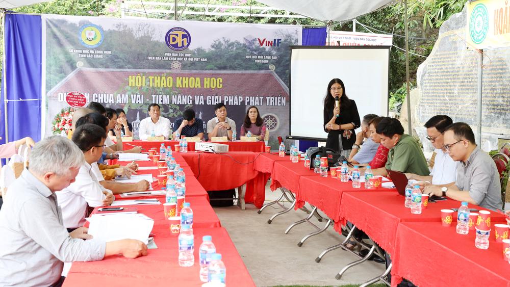 Quang cảnh hội thảo. Quang cảnh hội thảo.