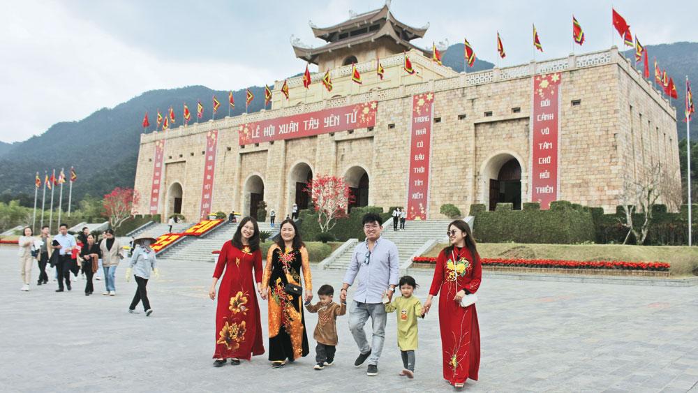 Du khách thăm Khu du lịch tâm linh - sinh thái Tây Yên Tử, dịp Tết Quý Mão. Ảnh: Công Doanh. Du khách thăm Khu du lịch tâm linh - sinh thái Tây Yên Tử, dịp Tết Quý Mão. Ảnh: Công Doanh.