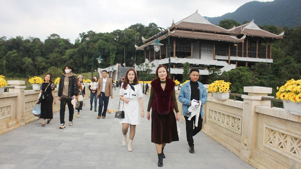 Khu du lịch tâm linh-sinh thái Tây Yên Tử (Sơn Động) ngày càng thu hút khách tham quan. Khu du lịch tâm linh-sinh thái Tây Yên Tử (Sơn Động) ngày càng thu hút khách tham quan.