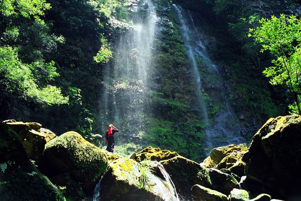 THÁC BA TIA- ĐIỂM DU LỊCH SINH THÁI BÊN NON THIÊNG YÊN TỬ